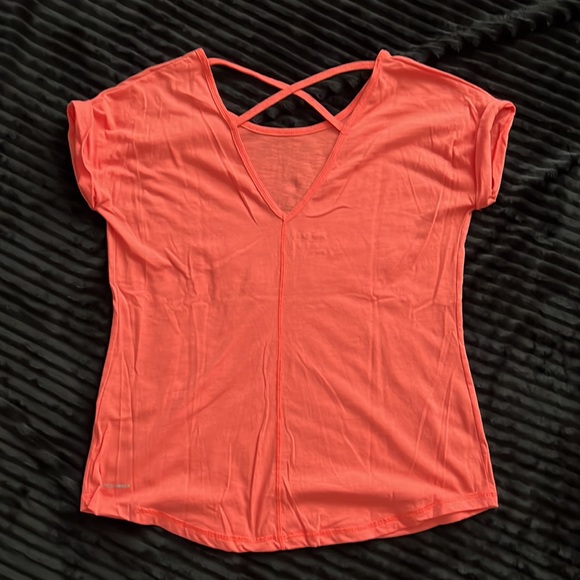 Reebok Peach Short Sleeve Workout Top - Picture 2 of 3